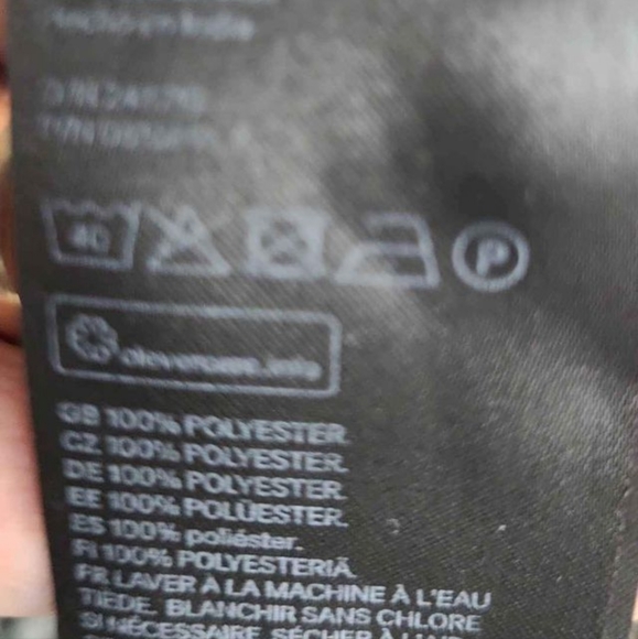 H&M long sheer blouse with a drop waist and ruffles. Size s but fits xl! - Picture 5 of 5